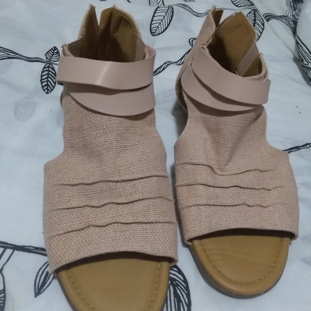 Comfort view sandals pink size 10 W
